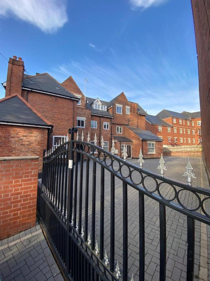 Penthouse Apt8 Lägenhet Wolverhampton Exteriör bild